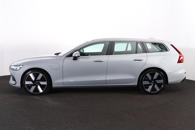 Volvo V60 T6 Recharge AWD Core Bright - IntelliSafe Assist & Surround - 360º Camera - Adaptieve LED koplampen - Verwarmde voorstoelen, stuur & achterbank - Parkeersensoren voor & achter - Elektr. bedienb. voorstoelen met geheugen - 19' LMV