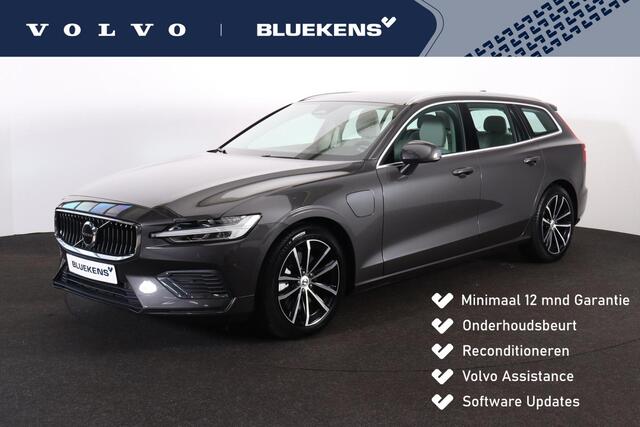 Volvo V60 T6 Recharge AWD Essential Bright - IntelliSafe Assist & Surround - Parkeercamera achter - Verwarmde voorstoelen, stuur & achterbank - Parkeersensoren voor & achter - 18' LMV