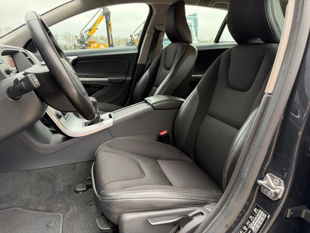 Volvo V60 2.0 D3 150pk Navigatie / Trekhaak