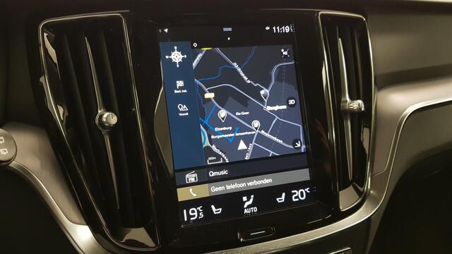Volvo V60 2.0 B4 197 pk Automaat Momentum Pro Navigatie Climate control Adaptive cruise Control Led DAB Electrisch bedienbare achterklep Parkeer sensoren