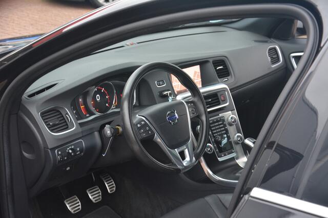 Volvo V60 2.0 D4 Business Sport | Navigatie | Sportstoelen | Stoelverwarming | Camera | Stand-kachel | NL auto!! |