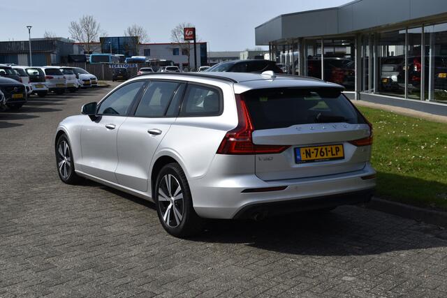 Volvo V60 B3 177PK Automaat Momentum Advantage | ACC | PDC | 17"LMV | Apple Carplay / Android |