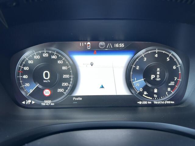 Volvo V60 2.0 B3 Essential Edition let op 5600 km Adaptive cruise control/ nav/tel/ trekhaak