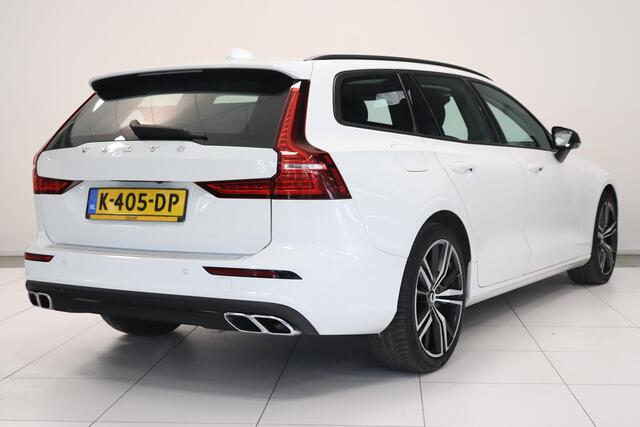 Volvo V60 2.0 B3 Momentum Advantage | Camera | Adaptieve Cruise | Lederen bekleding | Pack Winter |