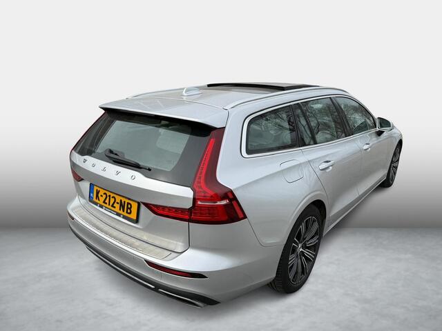 Volvo V60 2.0 T6 Recharge AWD Inscription | Plug-in Hybrid (PHEV) | Trekhaak | Panoramadak | Achteruitrijcamera | Elektrisch Verstelbare Voorstoelen | Keyless Entry | Elektrische Achterklep | Navigatie | Apple Carplay | Android Auto