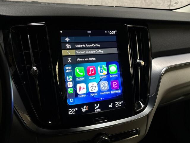 Volvo V60 2.0 B3 Inscription 163Pk Automaat (APPLE CARPLAY, LEDER, STUUR/STOELVERWARMING, CAMERA, TREKHAAK, SPORTSTOELEN, KEYLESS, ADAPTIVE CRUISE, NIEUWSTAAT)