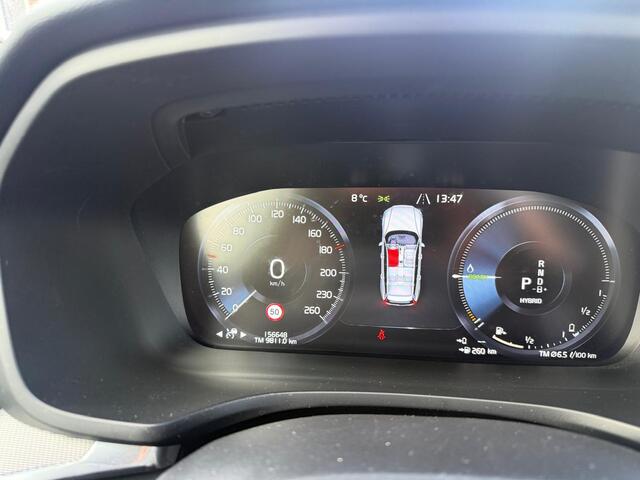 Volvo V60 2.0 T6 Recharge AWD R-Design | Plug-in Hybrid (PHEV) | Trekhaak | Panoramadak | Bowers Wilkins Audio | Stoelverwarming | Achteruitrijcamera | Parkeersensoren | Keyless Entry | Navigatie | Apple Carplay | Android Auto