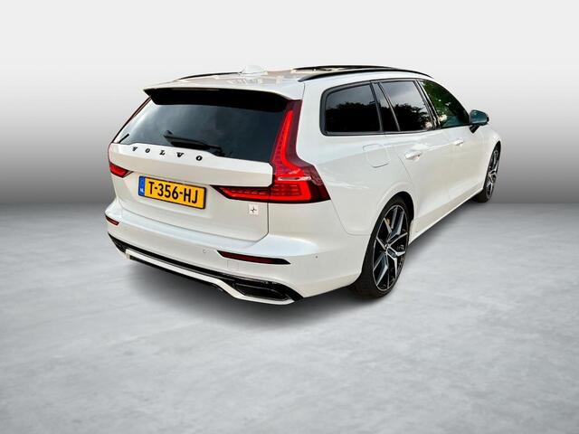 Volvo V60 T8 Twin Engine AWD Polestar Engineered | Plug-in Hybrid (PHEV) | Trekhaak | Head-Up Display | Stoelverwarming | Navigatie | Bowers & Wilkins Audio | Keyless Entry | Elektrisch Verstelbare Sportstoelen | Dodehoekdetectie | Adaptieve Cruise Control | 360 Gr