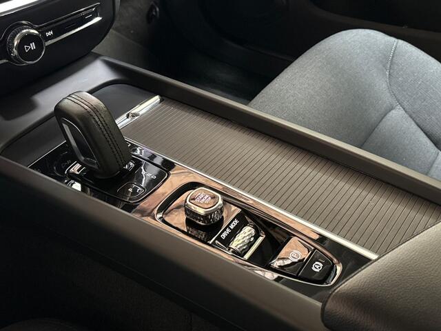 Volvo V60 2.0 B3 Sport 163Pk Automaat (APPLE CARPLAY, GROOT NAVI, CAMERA, GETINT GLAS, KEYLESS, SPORTSTOELEN, ELEK ACHTERKLEP, ADAPTIVE CRUISE, NIEUWE APK, NIEUWSTAAT)