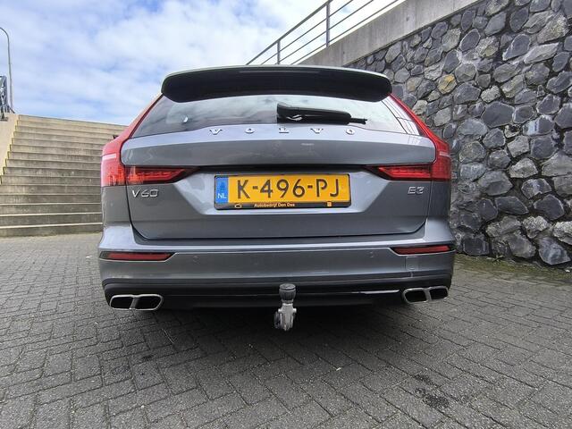 Volvo V60 2.0 B3 Momentum Leder, stoel en stuurverwarming, trekhaak inklapbaar, nieuwe banden, carplay & aidroid, DAB+, 1e eigenaar