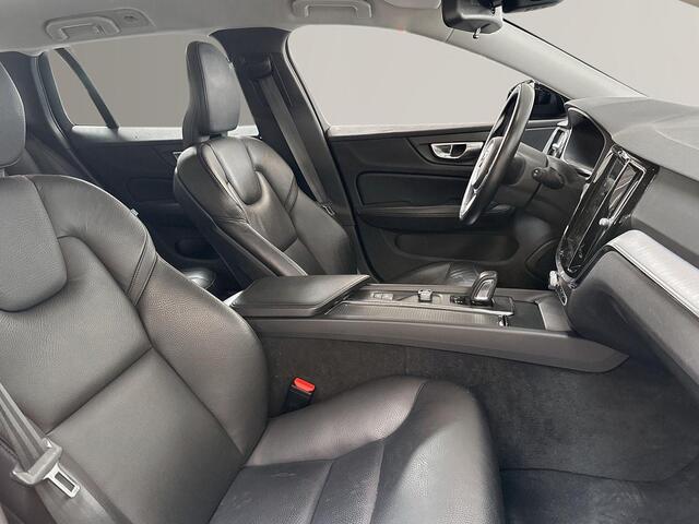 Volvo V60 2.0 B3 Momentum Advantage Mild hybrid, zuinig, leder..