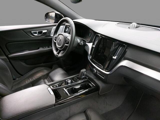 Volvo V60 Plug-in Hybrid T6 AWD R-Design | Bowers & Wilkins audio |