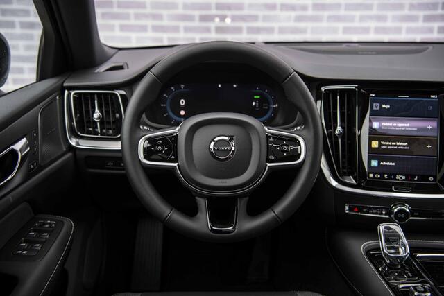 Volvo V60 2.0 T6 Plug-in hybrid AWD Ultra Dark | Panoramadak | Head Up Display | Donker Glas | Sportstoelen | Power Seats | Harman Kardon |
