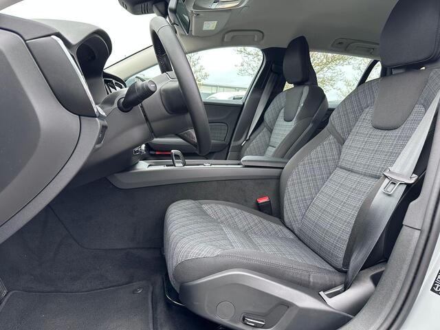 Volvo V60 2.0 B3 Essential Edition | Trekhaak | Climate Pack