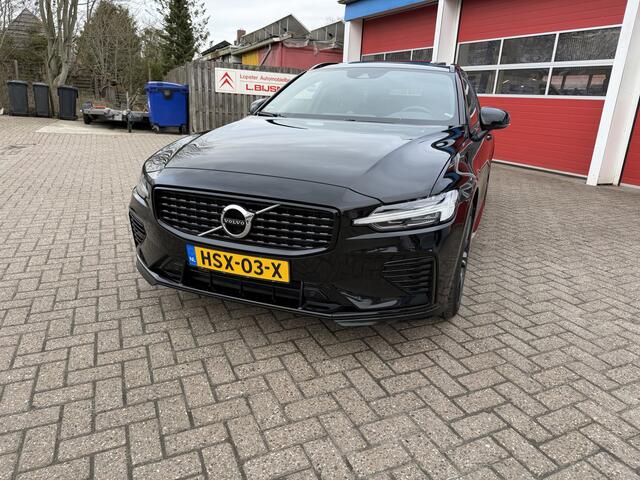 Volvo V60 2.0 T6 350 PK | Recharge | AWD R-Design | B&W Audio | 19 inch Lichtmetalen velgen | Bowers & Wilkens geluidinstallatie |