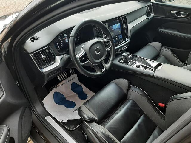 Volvo V60 2.0 T8 Twin Engine AWD R-Design Black Line!