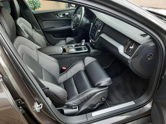 Volvo V60 2.0 T8 Twin Engine AWD R-Design Black Line!