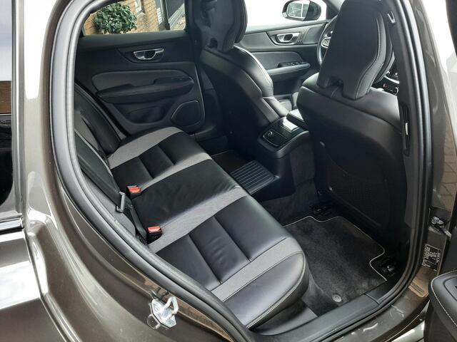 Volvo V60 2.0 T8 Twin Engine AWD R-Design Black Line!