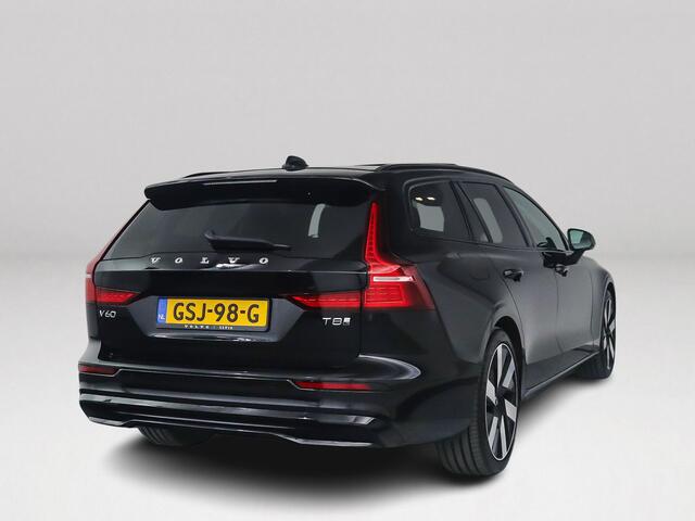 Volvo V60 T8 Plug-in hybrid AWD Ultra Dark | SOH 97% | Panoramadak | Parkeercamera | Head-up Display | Harman Kardon | Stoel- en Stuurverwarming | Trekhaak