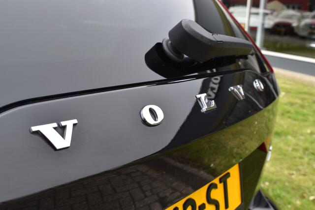 Volvo V60 B4 211PK Automaat Plus Dark | Trekhaak | ACC | Leder | Stoelverwarming | 360 Camera | 18"LMV
