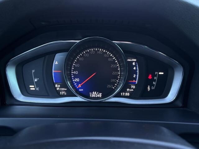 Volvo V60 2.0 T4 Business Sport / Trekhaak / Pano. dak / Standkachel / Leder / 190 PK / Stoelverwarming / Camera achter /