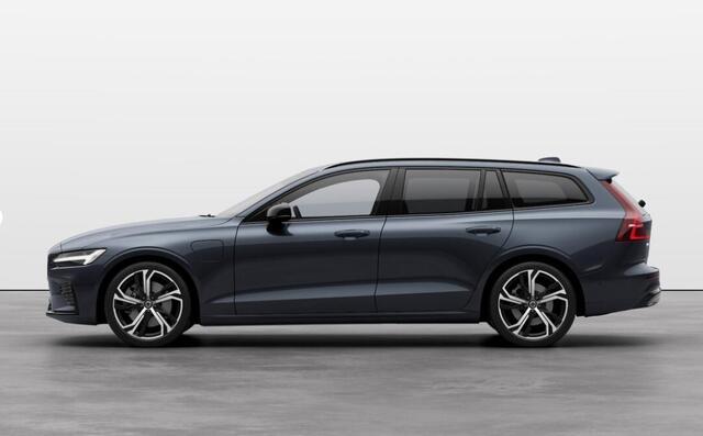 Volvo V60 2.0 T6 Plug-in hybrid AWD Ultra Dark | Panoramadak | Head Up Display | Donker Glas | Sportstoelen | Power Seats | Harman Kardon |
