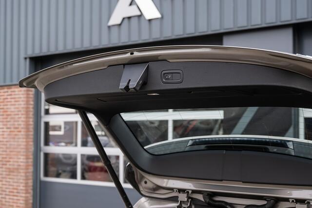 Volvo V60 2.0 T5 Inscription | Trekhaak | Leder | Adaptive Cruise | NL Auto | NAP | 18 Inch |