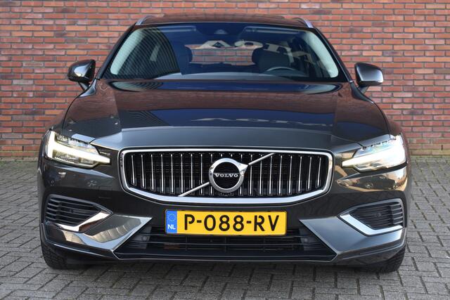 Volvo V60 T6 350PK Plug-in hybrid AWD Inscription | Stoel en stuur verwarming | Trekhaak | Panoramadak |