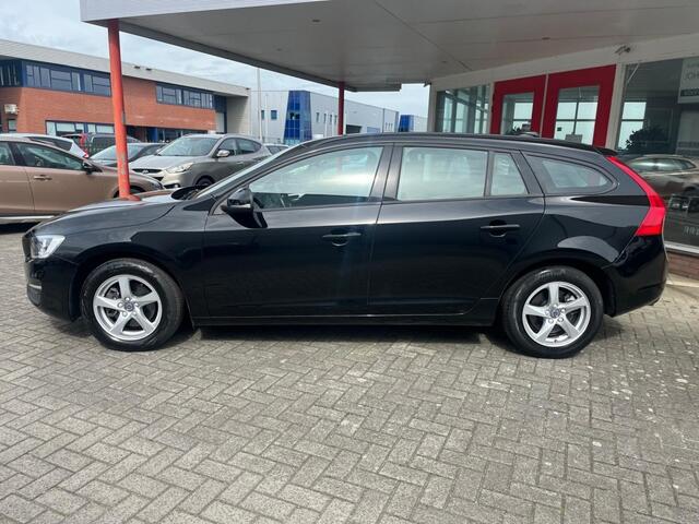 Volvo V60 2.0 T3 152PK Momentum PDC/BLUETOOTH/NAVI
