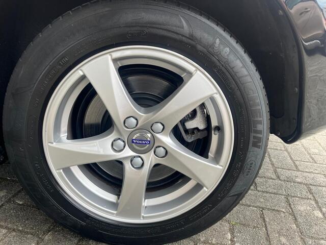 Volvo V60 2.0 T3 152PK Momentum PDC/BLUETOOTH/NAVI