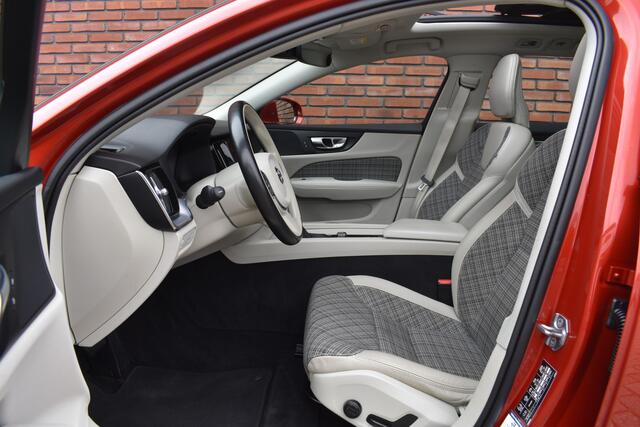 Volvo V60 T4 210PK Automaat Momentum Pro | Schuif-/kanteldak | 19'' | Polestar Optimalisatie |