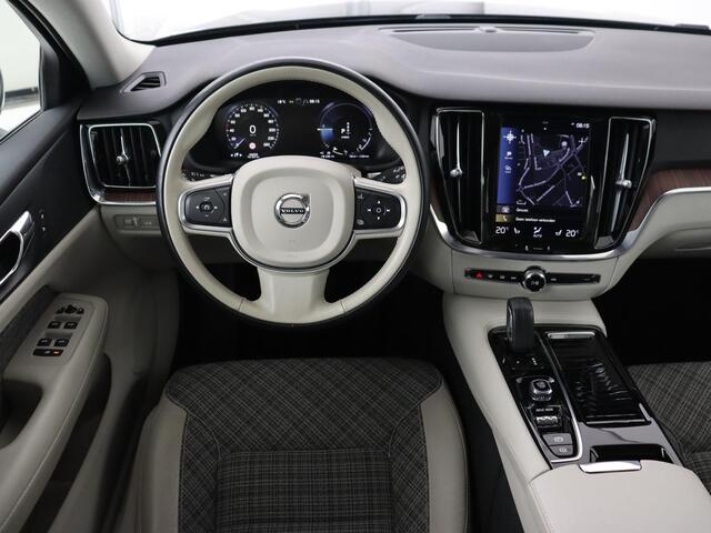 Volvo V60 2.0 T6 Twin Engine AWD Momentum Pro | SOH 88% | Stoelverwarming | Adaptive cruise | Carplay | Half leder | Navigatie | Full LED | Parkeerhulp | Climate control | Bluetooth | PHEV | Plug In