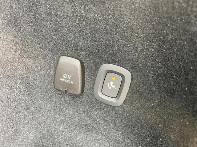 Volvo V60 2.0 T6 Plug-in hybrid AWD Plus Dark