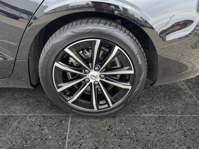 Volvo V60 2.0 T6 Plug-in hybrid AWD Plus Dark