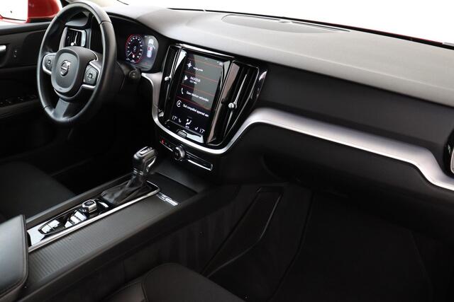 Volvo V60 T4 AUT. MOMENTUM PRO -BLIS|TREKHAAK|19"|ADAP.CRUISE|VERW.VOORSTOELEN|CARPLAY