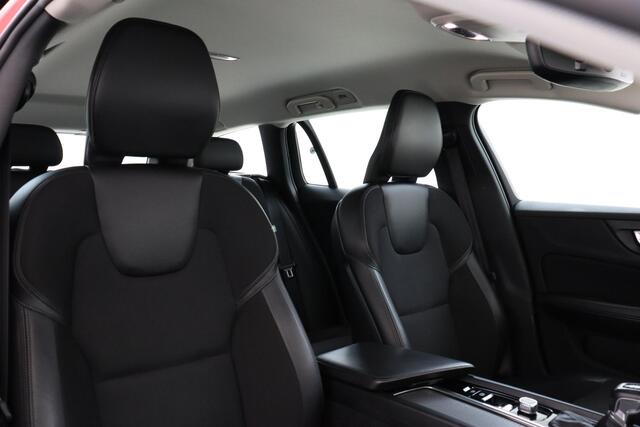 Volvo V60 T4 AUT. MOMENTUM PRO -BLIS|TREKHAAK|19"|ADAP.CRUISE|VERW.VOORSTOELEN|CARPLAY