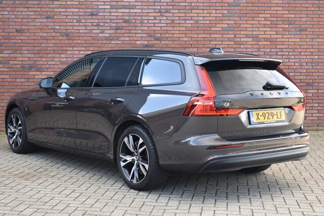 Volvo V60 B3 177PK Essential Edition | Leder | Getint Glas | 18'' | Climate | Black Pack |