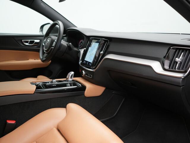 Volvo V60 T8 Twin Engine AWD Inscription PHEV 390pk | Panodak | Lederen Sportstoelen & Stuur Verwarmd | Apple Carplay | Navigatie | Cruise Control | Virtual | Achterbank Verwarmd | 18"L.M | Plug In Hybrid |