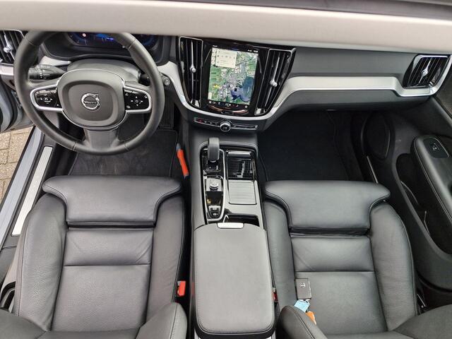 Volvo V60 RECHARGE T6 Plug-in hybrid AWD Plus Dark FULL OPTION