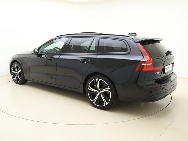 Volvo V60 T8 455pk AWD Ultra Dark / HUD / Sportleder / Gelaagde ruiten / Schuif/- kanteldak / ACC / Memory / H&K audio /
