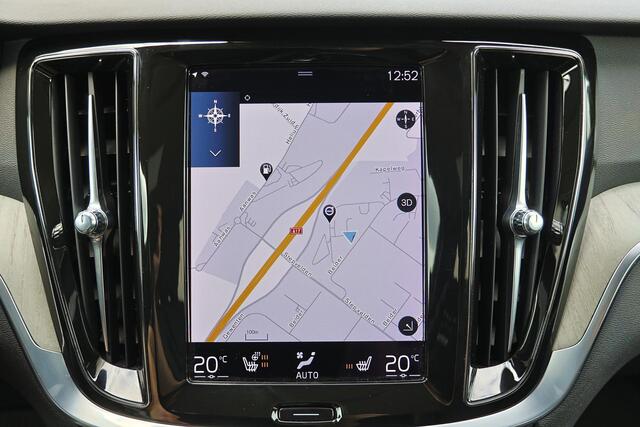 Volvo V60 T6 Recharge AWD Inscription - Sensus navigatie - Elektr. bedienbare bestuurderstoel - Verwarmbare voorstoelen & stuurwiel - Parkeersenoren achter - Achteruitrijcamera - Keyless - Cruise Control - Extra getint glas - 18 inch LMV