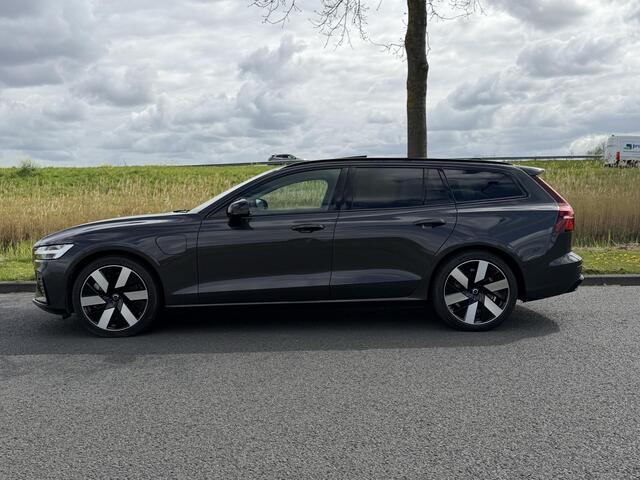 Volvo V60 2.0 T8 Plug-in hybrid AWD Ultra Dark | SOH 100% | Stoelverwarming V+A | Panoramadak | Apple Carplay/Android Auto | Harman/Kardon | 360 camera | HUD | LED | DAB |