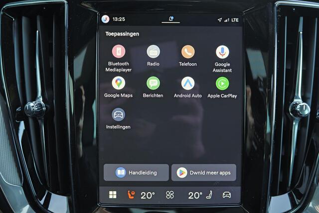 Volvo V60 T6 Recharge Plug-in hybrid AWD Plus Dark - Panorama/schuifdak - IntelliSafe Assist & Surround - 360º Camera - Head-up Display - Harman/Kardon audio - Elektrisch verstel. voorstoelen met geheugen - Verwarmbare voorstoelen voor achter & stuurwiel - Contours