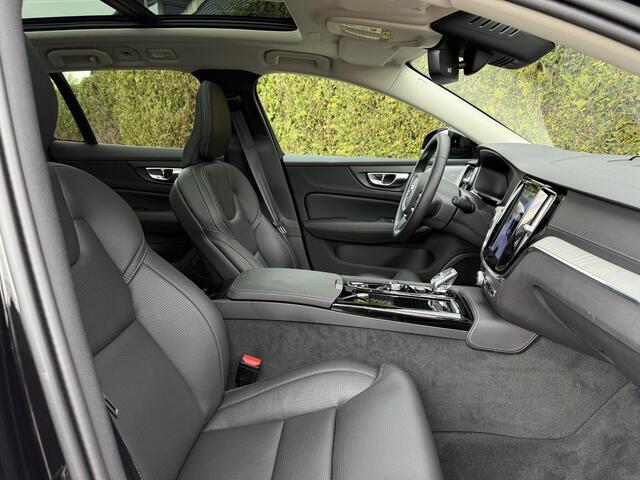Volvo V60 T8 Plug-in hybrid AWD Ultra Dark | B&W Audio | 360 Camera | Massagestoelen | Beschikbaar per 11-06-2026 | Rijdende demo