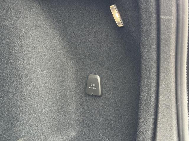 Volvo V60 T8 Plug-in hybrid AWD Ultra Dark | B&W Audio | 360 Camera | Massagestoelen | Beschikbaar per 11-06-2026 | Rijdende demo