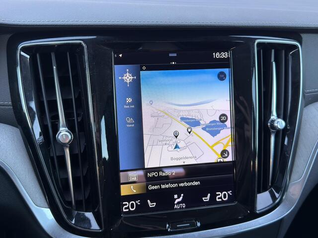 Volvo V60 2.0 B4 Inscription | Trekhaak | Harman Kardon Audio | Panoramadak | Achteruitrijcamera | Keyless Entry | Elektrische Achterklep | Lederen Bekleding | Lichtmetalen Velgen 19 inch | Navigatie | Apple Carplay | Android Auto