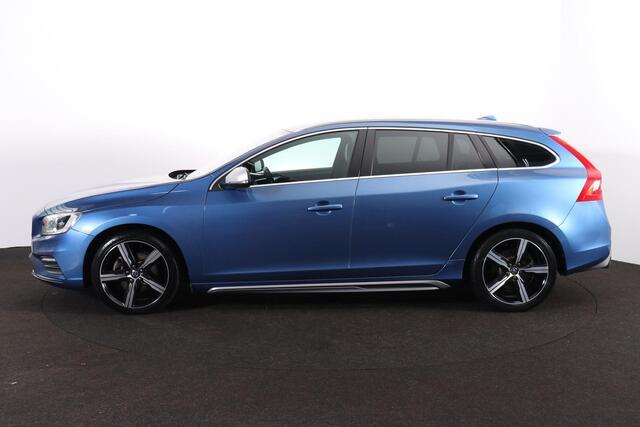 Volvo V60 T3 NordicPlus - Verwarmde voorstoelen - Parkeersensoren achter - Volvo On Call - High performance audio - Cruise control - Navigatie - Extra getint glas - 18' LMV