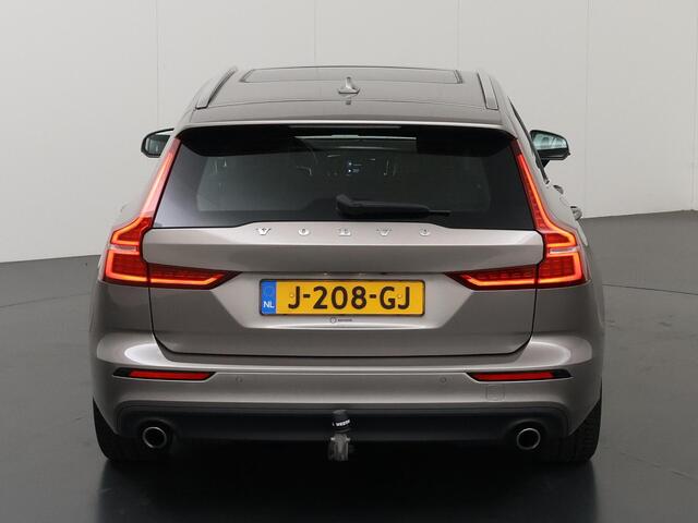 Volvo V60 2.0 T4 R-Design | Trekhaak | Panoramadak | Comfortstoelen | Lederen interieur | Navigatie | Camera | DAB | Adaptieve Cruise Control | Ele.kofferdeksel |