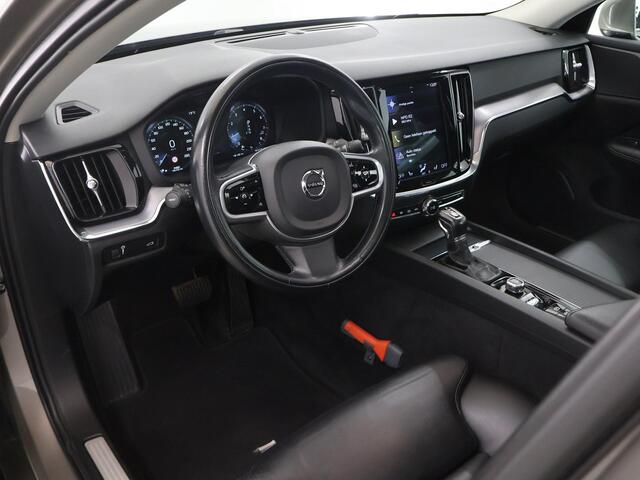 Volvo V60 2.0 T4 R-Design | Trekhaak | Panoramadak | Comfortstoelen | Lederen interieur | Navigatie | Camera | DAB | Adaptieve Cruise Control | Ele.kofferdeksel |
