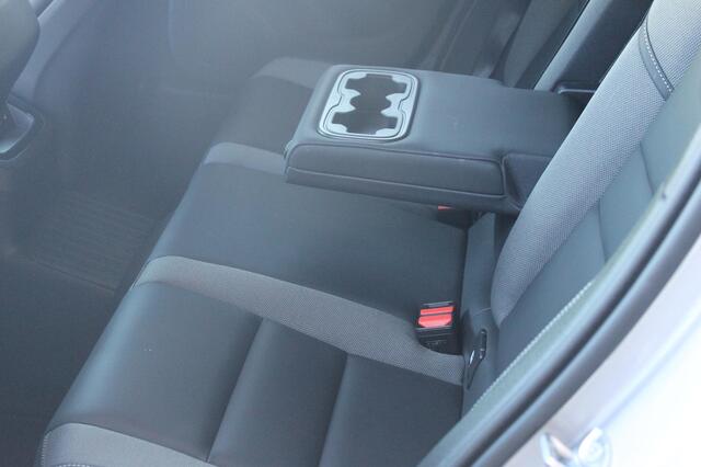 Volvo V60 T6 350PK Automaat Plug-in hybrid AWD Ultra Dark Adaptieve Cruise Control / Head-up display / Panoramisch schuif-kanteldak / Harman Kardon Audio / Blis / Google infotainment